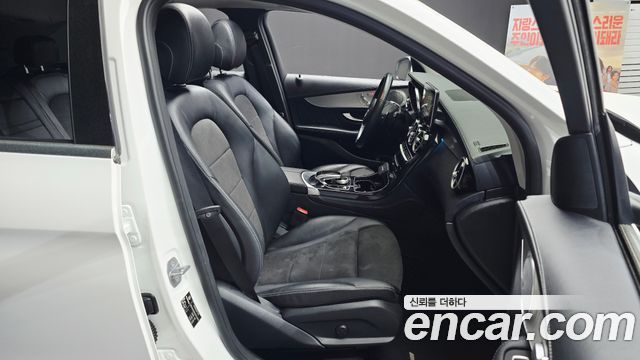 Mercedes-Benz GLC-Class 2018 — photo 16