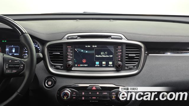 Kia Sorento 2015 — photo 16