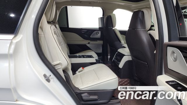Lincoln Aviator 2021 — photo 17