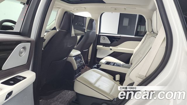 Lincoln Aviator 2021 — photo 24