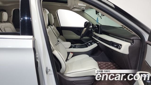 Lincoln Aviator 2021 — photo 16