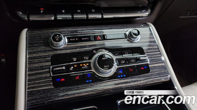 Lincoln Aviator 2021 — photo 27