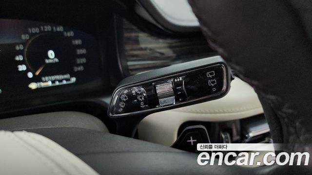Lincoln Aviator 2021 — photo 28