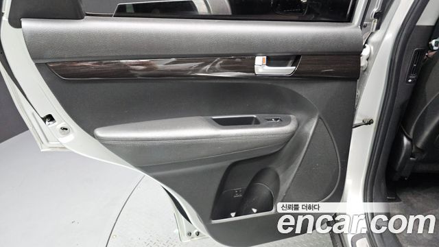 Kia Sorento 2011 — photo 15