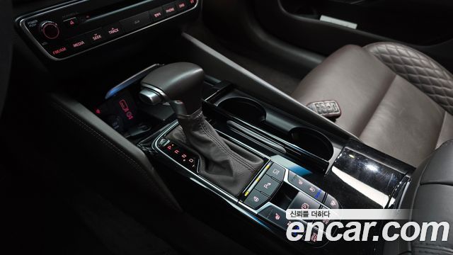 Kia K7 2016 — photo 9