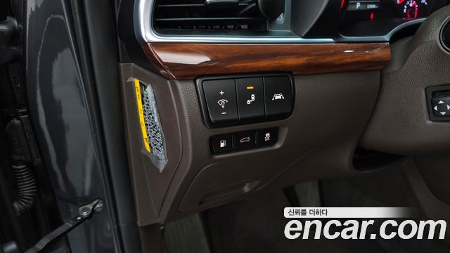 Kia K7 2016 — photo 16