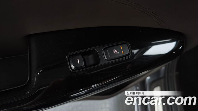 Kia K7 2016 — photo 18