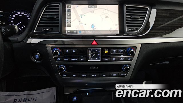 Genesis G80 2019 — photo 16