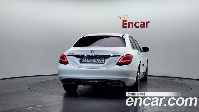Mercedes-Benz C-Class 2020 — photo 4