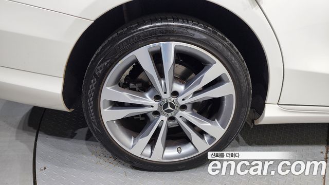 Mercedes-Benz C-Class 2020 — photo 5