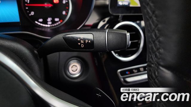 Mercedes-Benz C-Class 2020 — photo 9
