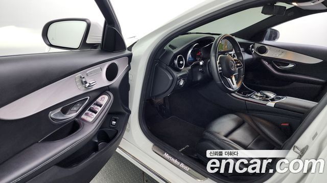 Mercedes-Benz C-Class 2020 — photo 10