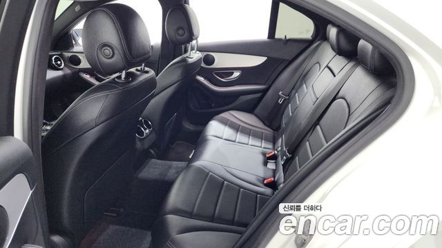 Mercedes-Benz C-Class 2020 — photo 11