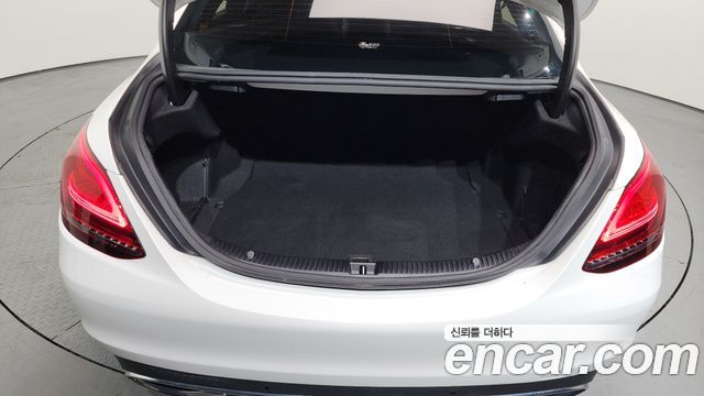 Mercedes-Benz C-Class 2020 — photo 17