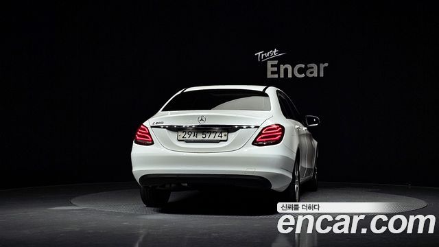 Mercedes-Benz C-Class 2018 — photo 4