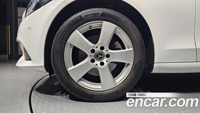 Mercedes-Benz C-Class 2018 — photo 5