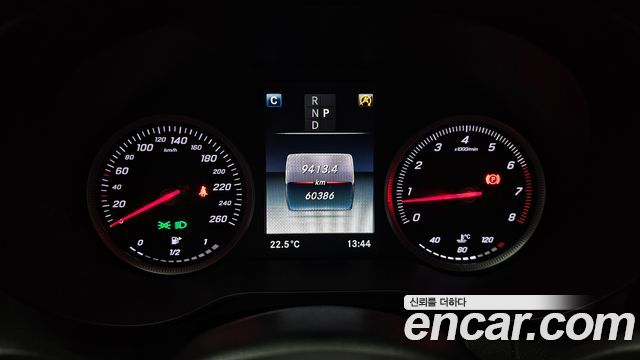 Mercedes-Benz C-Class 2018 — photo 11