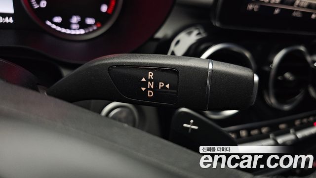 Mercedes-Benz C-Class 2018 — photo 12