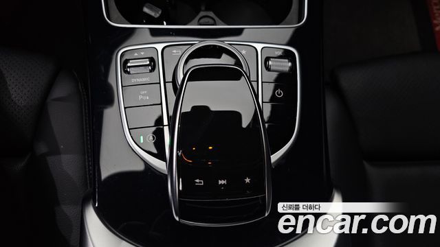 Mercedes-Benz C-Class 2018 — photo 28