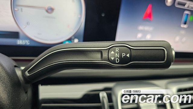 Mercedes-Benz GLS-Class 2025 — photo 9