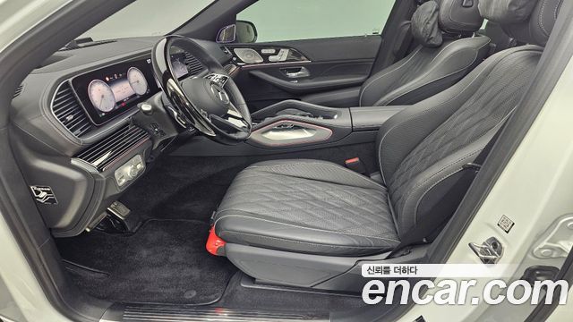 Mercedes-Benz GLS-Class 2025 — photo 10