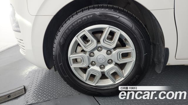Hyundai Staria 2023 — photo 5