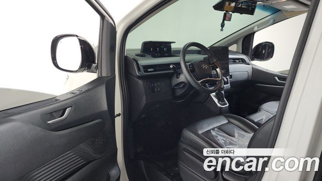Hyundai Staria 2023 — photo 13