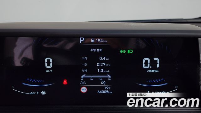 Hyundai Staria 2023 — photo 17