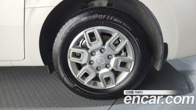 Hyundai Staria 2023 — photo 7
