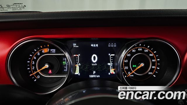 Jeep Wrangler 2023 — photo 11