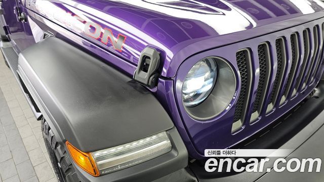 Jeep Wrangler 2023 — photo 8