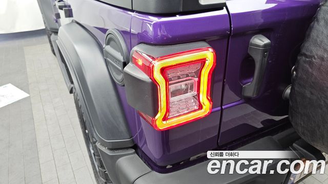 Jeep Wrangler 2023 — photo 9