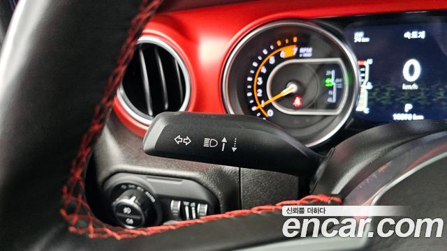Jeep Wrangler 2023 — photo 29