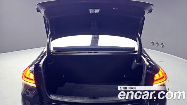 Genesis G80 2018 — photo 26