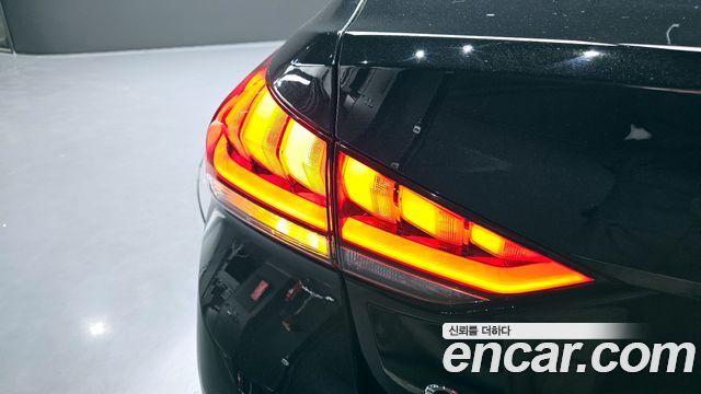 Genesis G80 2018 — photo 9