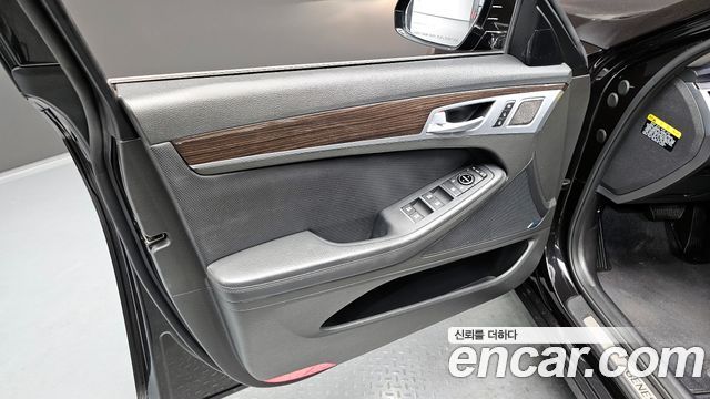 Genesis G80 2018 — photo 14