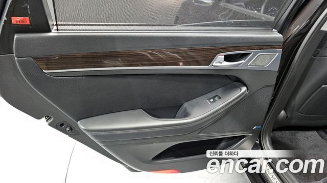 Genesis G80 2018 — photo 15