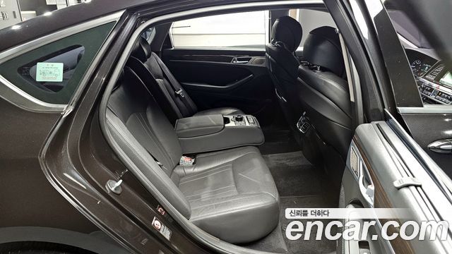 Genesis G80 2018 — photo 16