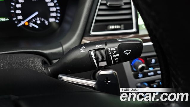 Genesis G80 2018 — photo 28
