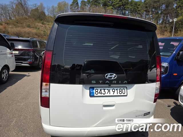 Hyundai Staria 2023 — photo 4