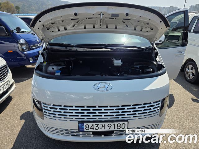 Hyundai Staria 2023 — photo 6