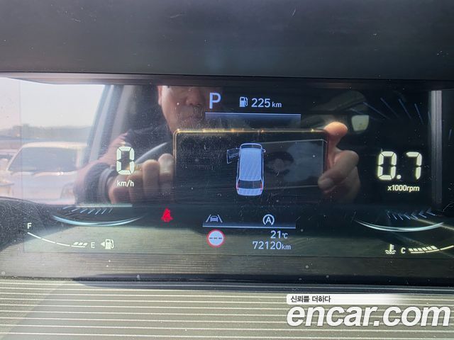 Hyundai Staria 2023 — photo 7