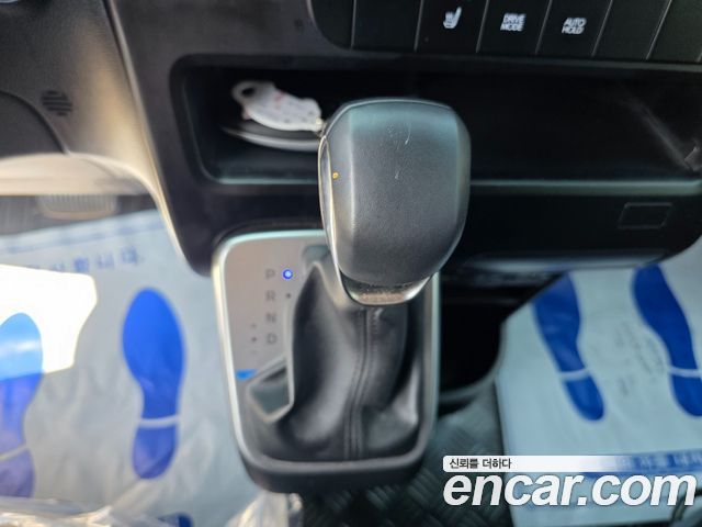 Hyundai Staria 2023 — photo 8