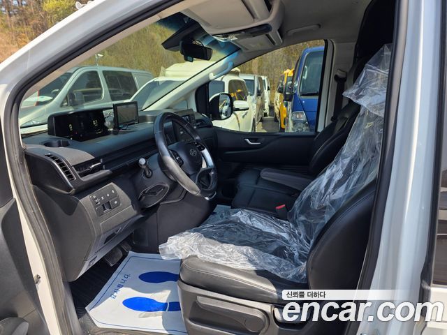 Hyundai Staria 2023 — photo 9