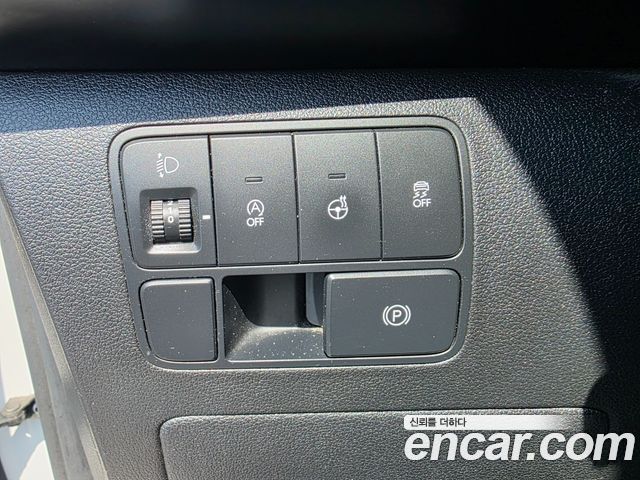 Hyundai Staria 2023 — photo 11