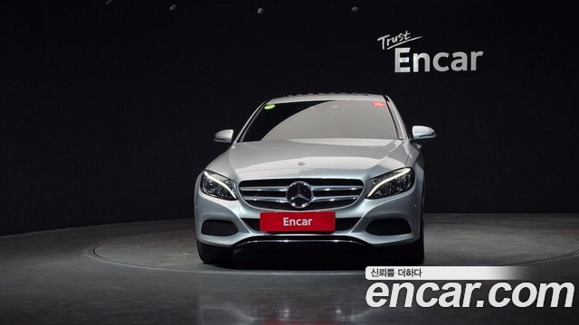Mercedes-Benz C-Class 2018 — photo 3