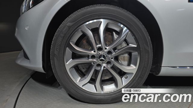 Mercedes-Benz C-Class 2018 — photo 5