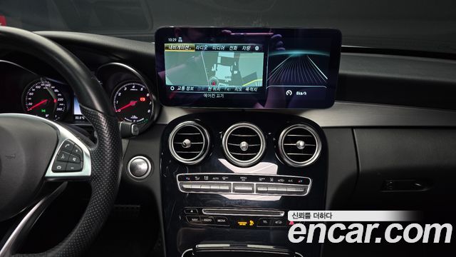 Mercedes-Benz C-Class 2018 — photo 14