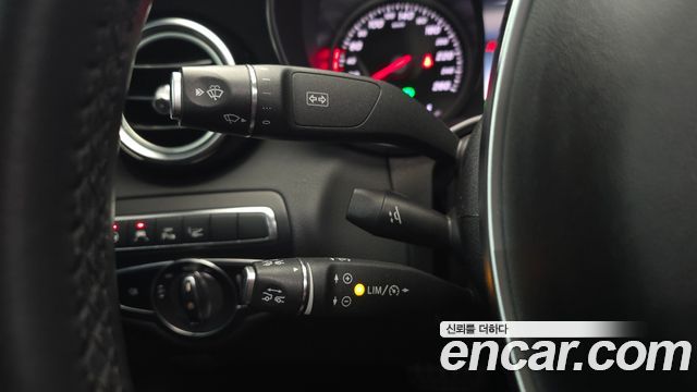 Mercedes-Benz C-Class 2018 — photo 16