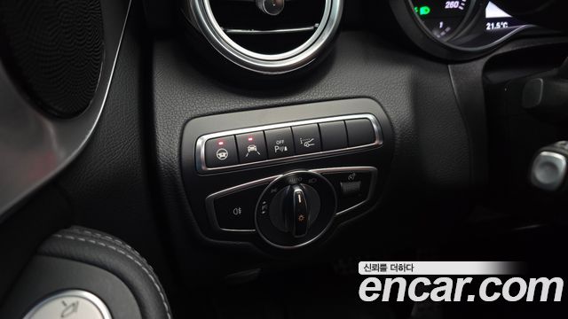 Mercedes-Benz C-Class 2018 — photo 17